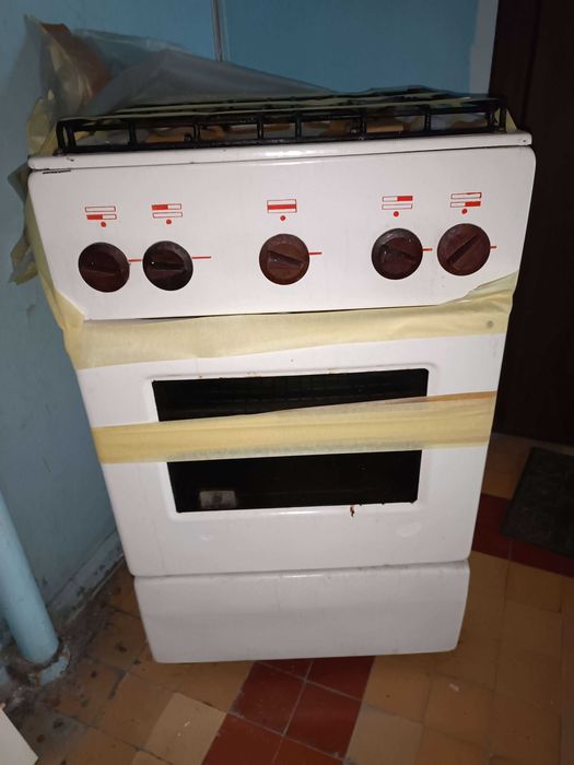 Газовая плита с духовкой, газовая печь ссср ПГ-4 , 4 конфорки, рабочая