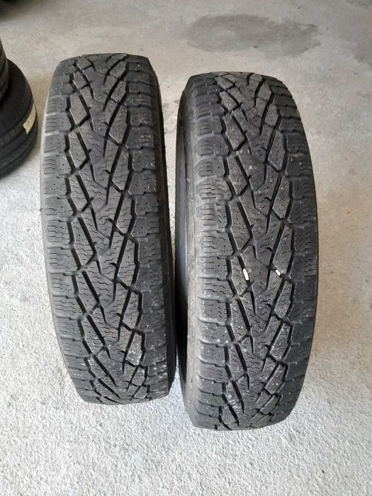 2 Pneus 235/85R16 Uniroyal 4x4