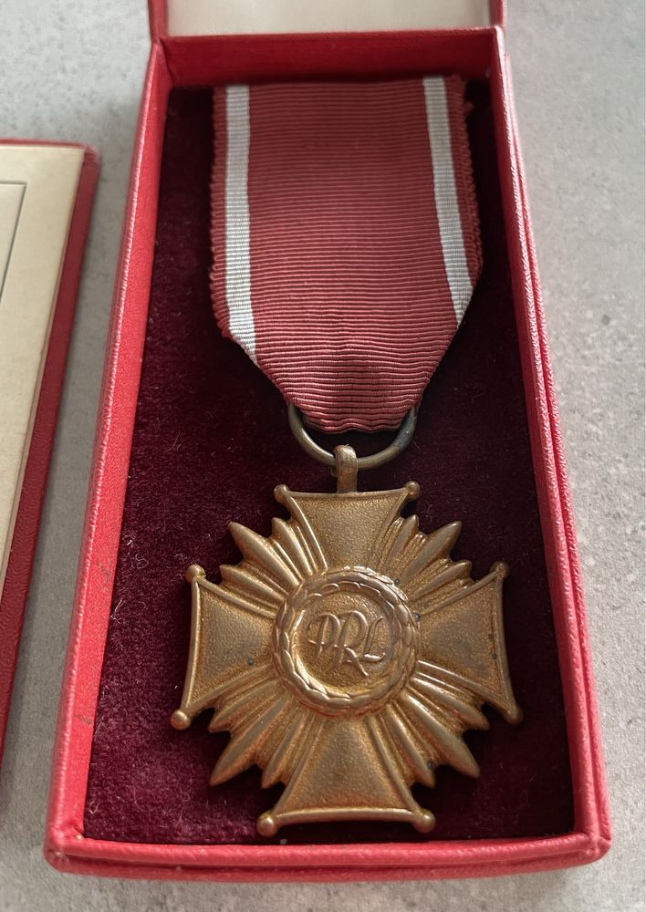 Brązowy Krzyż Zasługi PRL z legitymacją w oryginalnym pudełku