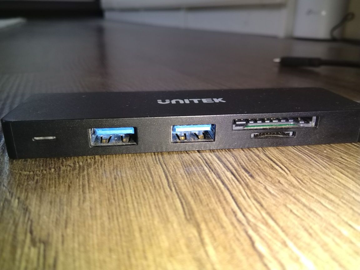 Unitek HUB USB TYP-C 3 x USB 3.1 Gen 1 SD + microSD (H1108B)