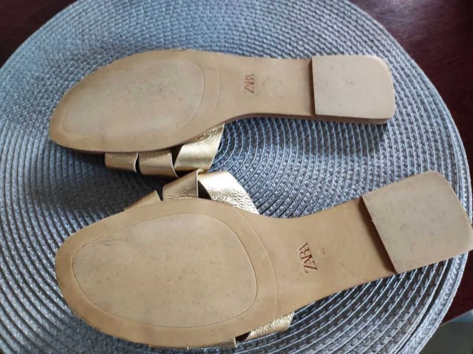 Zara klapki skórzane skórkowe ze skóry złote płaskie  hit sezonu