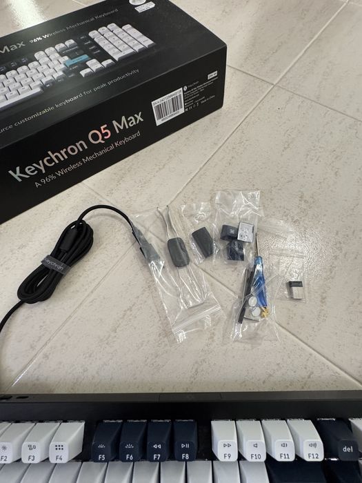 Keychron Q5 Max QMK/VIA Wireless Custom Mechanical Keyboard