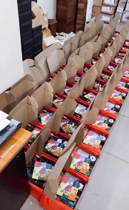 Подарункові бокси / Корпоротивні подарунки / Подарунок для колег /