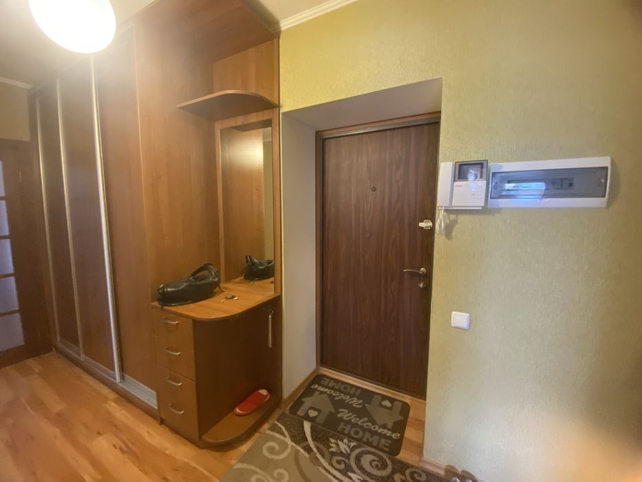 Продаж 2 кімнатної з ремонтом  Княжий Затон, 4 поруч метро "Позняки"