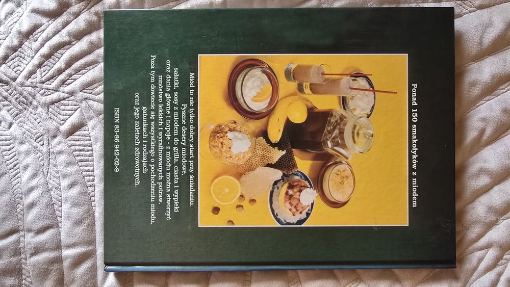 Książka wydawnictwa KAM " Miód w kuchni"
