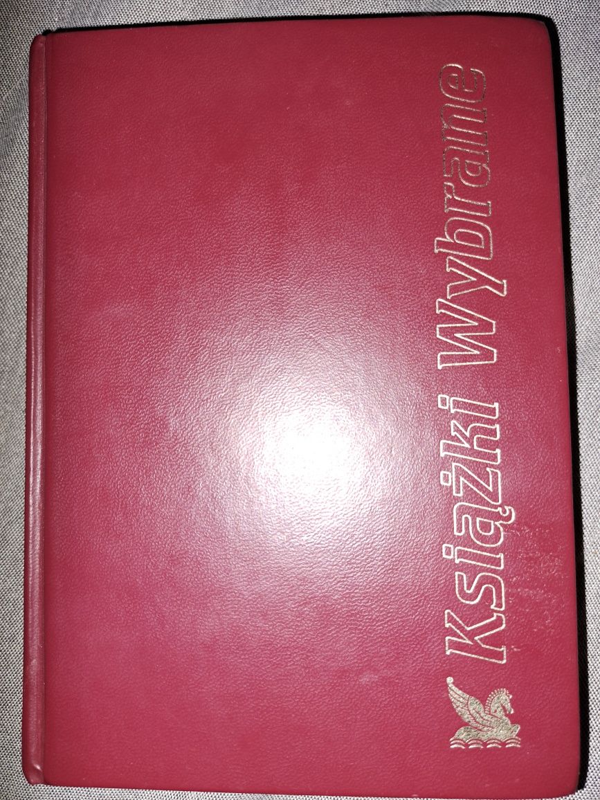 KSIĄŻKI WYBRANE: Kryptonim Kawki; Szepczący wiatr; Sąsiadka; Płonące