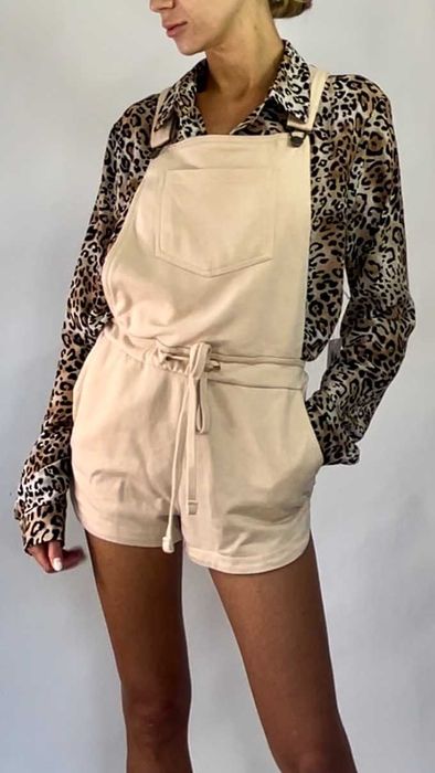 Krótkie ogrodniczki z kieszeniami Wallflower rozm. S