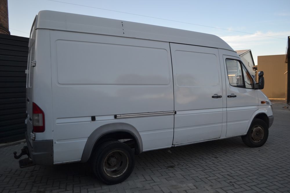 Продам Мерседес Спрінтер з роботою. В місяць 1500+$