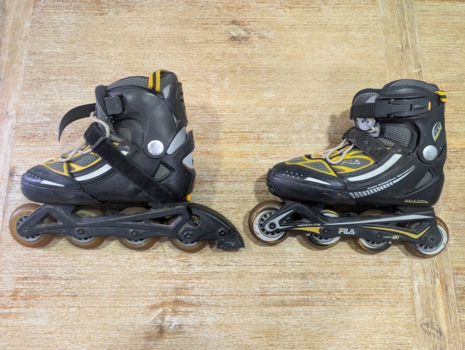 Conjunto de Patins e Equipamento Usado