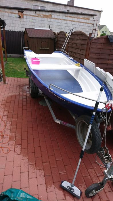 Sprzedam łódkę 3,90-1,50 z przyczepką