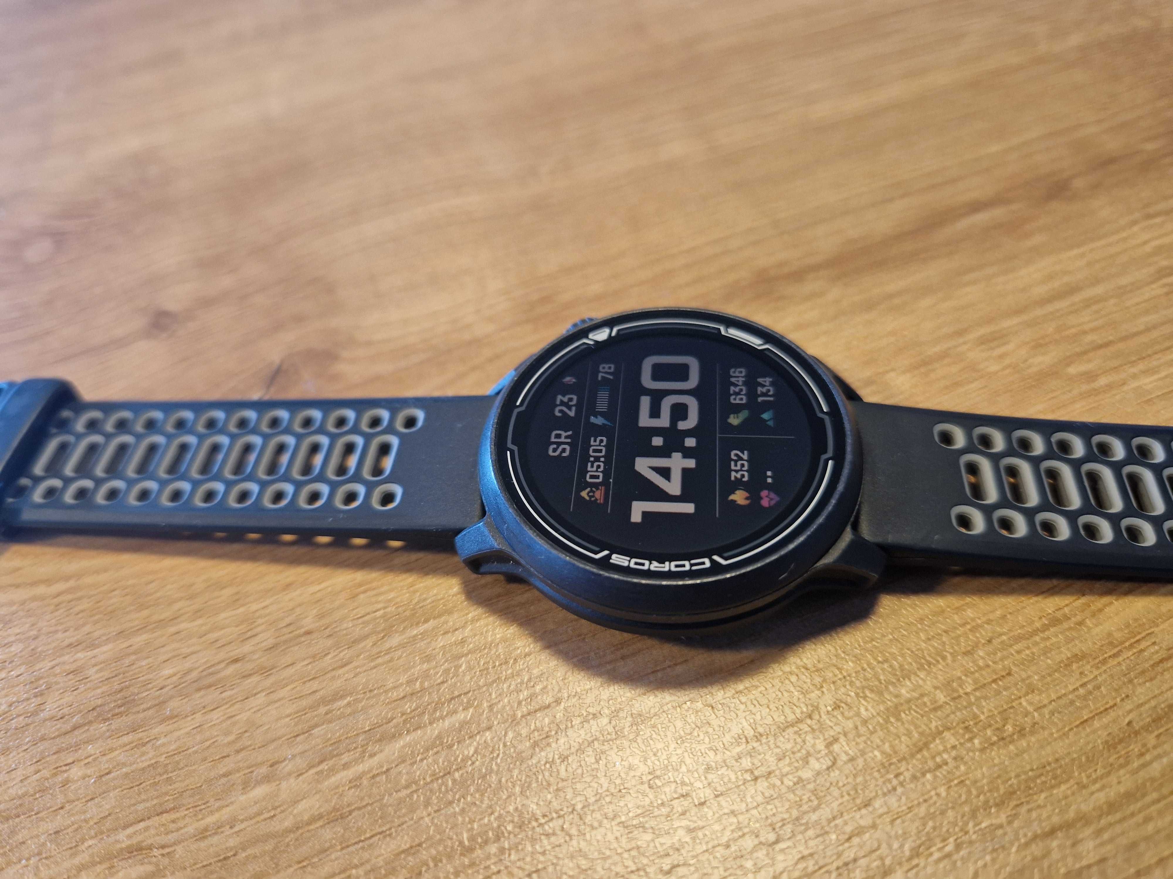 Smartwatch Coros Pace 2 w idealnym stanie