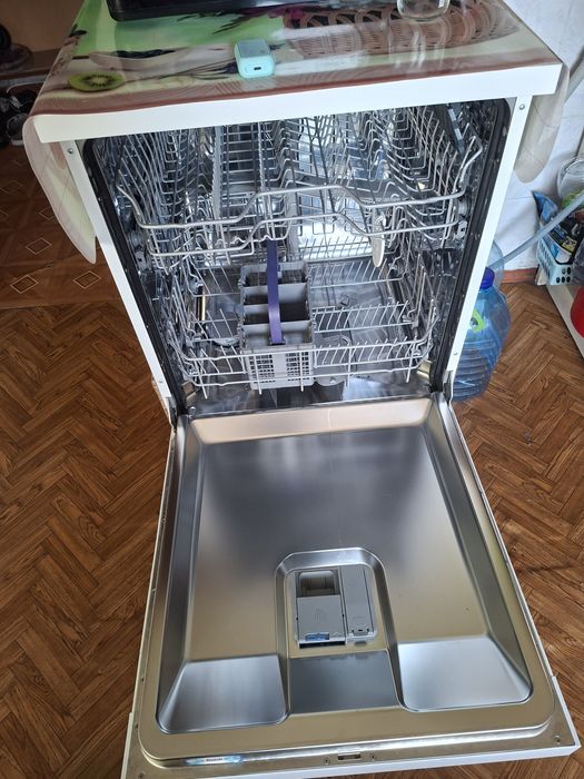 Продається посудомийна машинка Beko.
 У відмінному стані була у викори