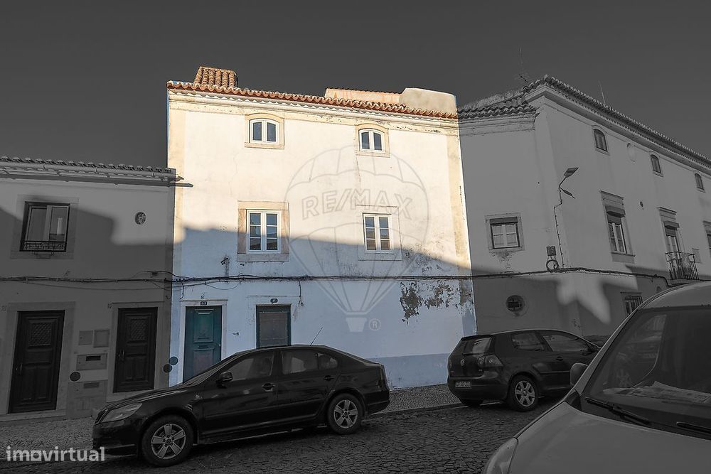 Moradia T4 para venda