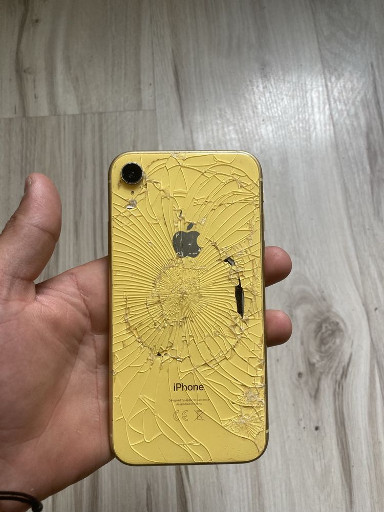 Sprzedam iPhone XR na części