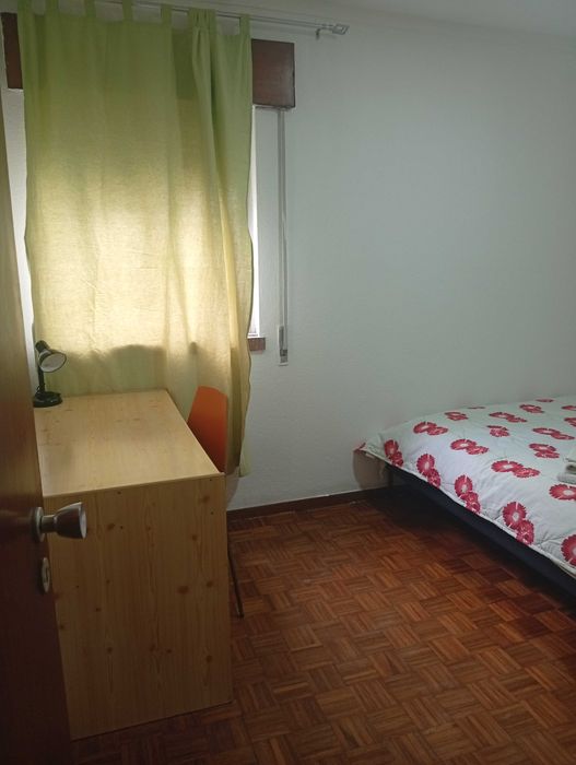 Quarto para estudantes em apartamento T4 na Prelada