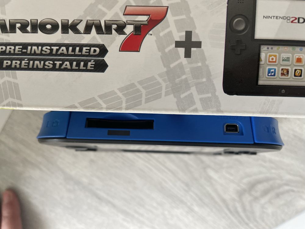 Nintendo 2ds - In Box versão Mario KArt com HSHOP