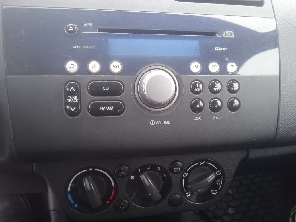 Suzuki Swift MK6 Fabryczne Oryginalne Radio CD