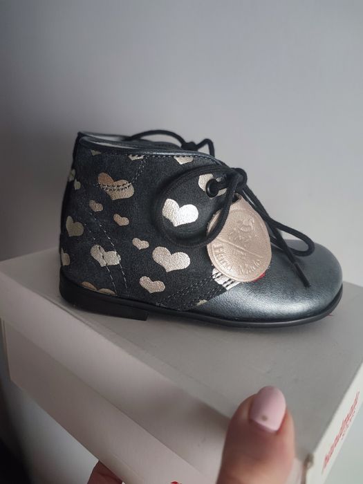 Nowe trzewiki Emel buty eleganckie