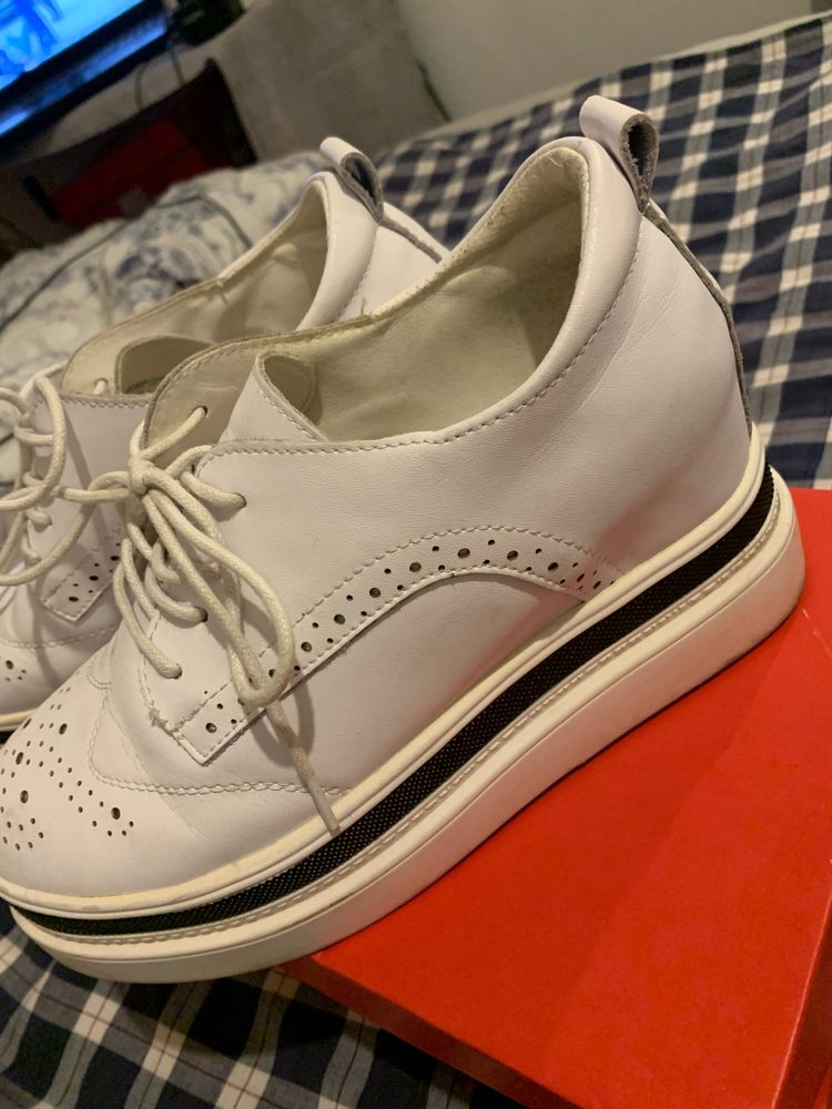 Buty damski na platformie