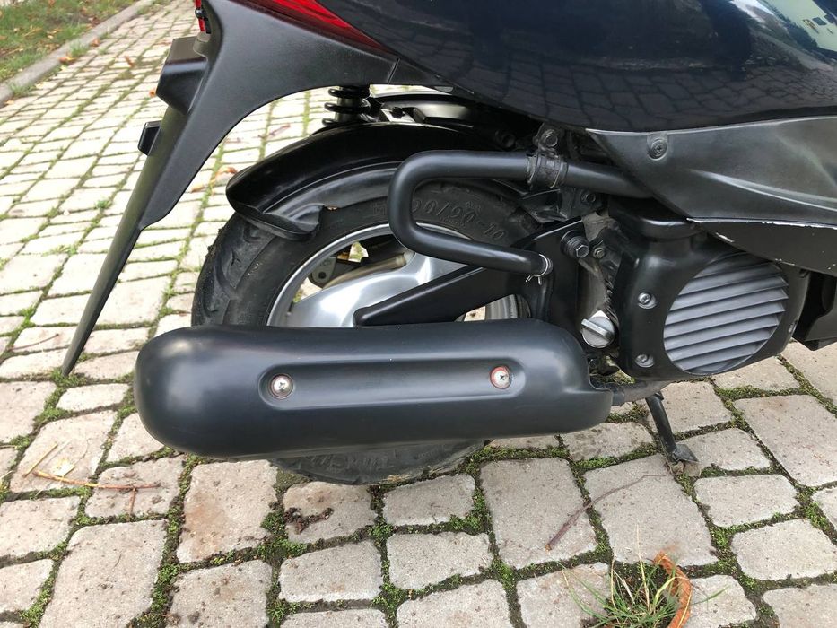 Ямаха джог са 36 все працює все справне не їде а пливе пробіг 11900