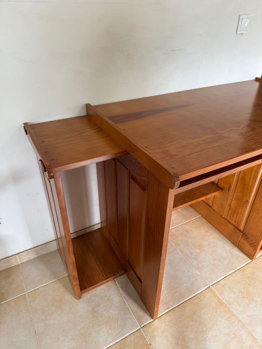 Secretária de madeira de pinho maciço