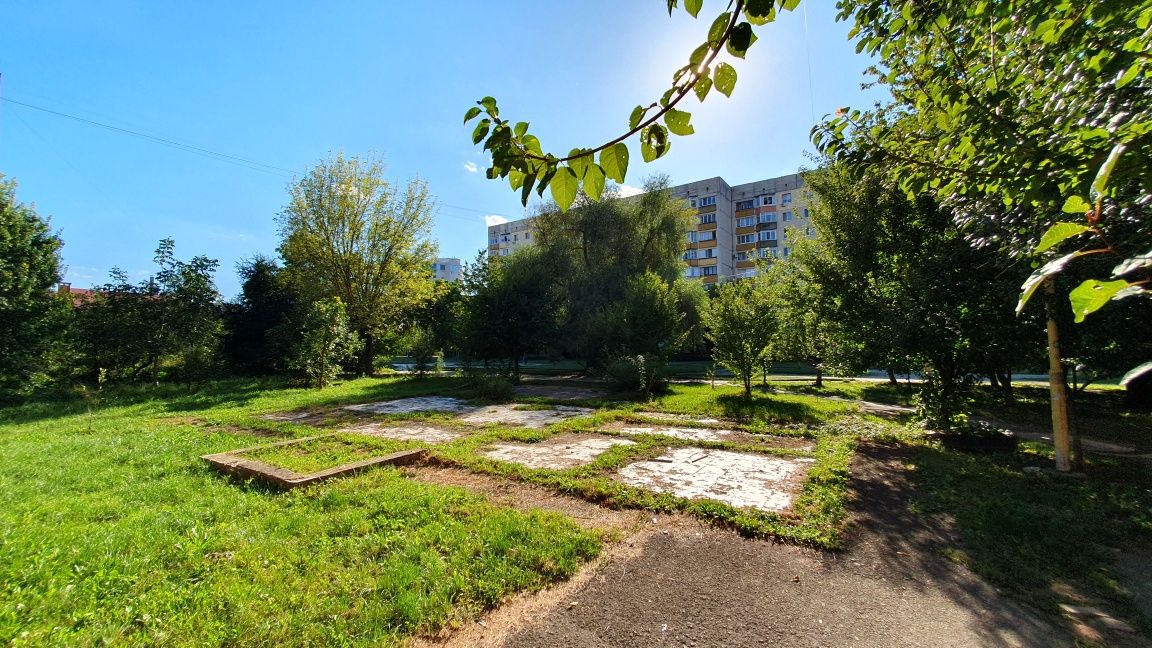 Продається об'єкт земельна ділянка комерц. признач. у житловому масиві