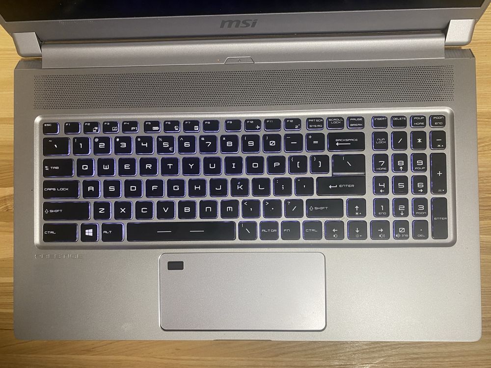 MSI P75 Creator 9SF | i9-9 | RTX 2070 MAX-Q| 32 | 1 tb | 17”