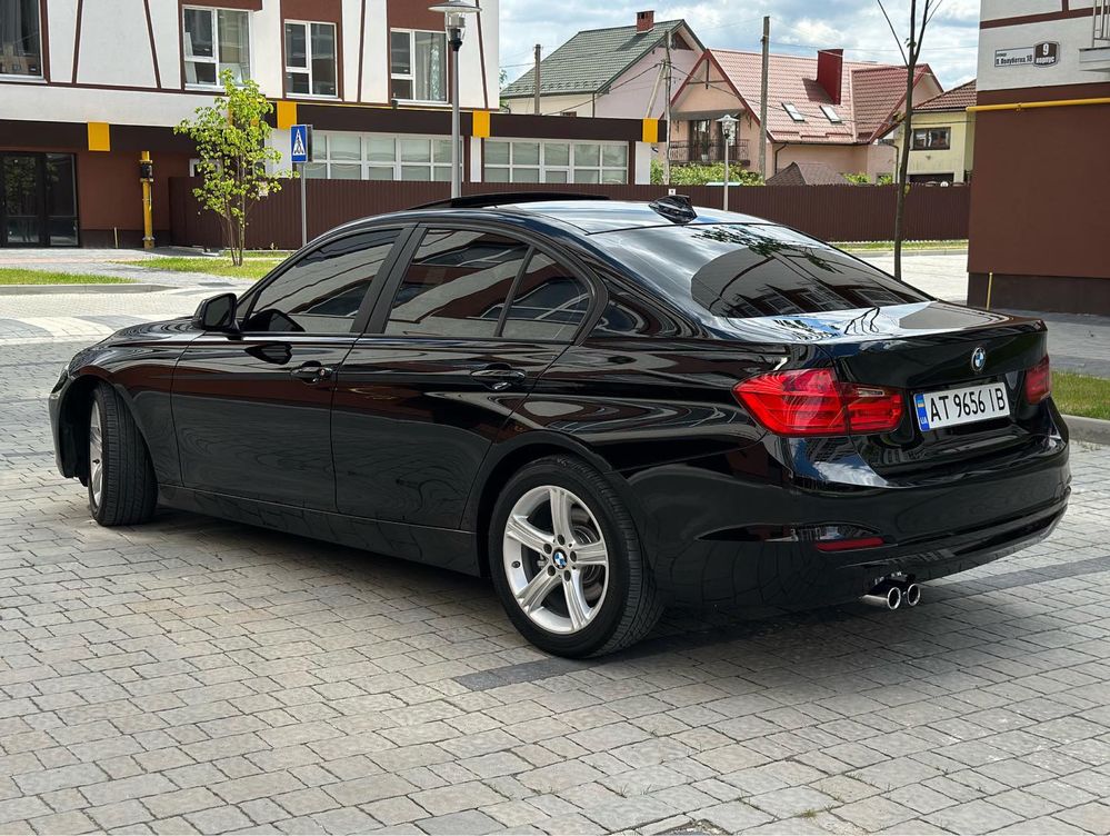 BMW 3 Series 328i