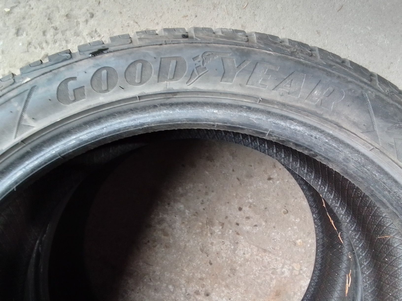 2 Opony zimowe 225/45r18 GOODYEAR 6mm