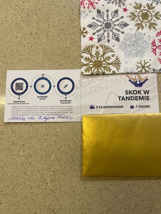 Skok ze spadochronem z filmowaniem