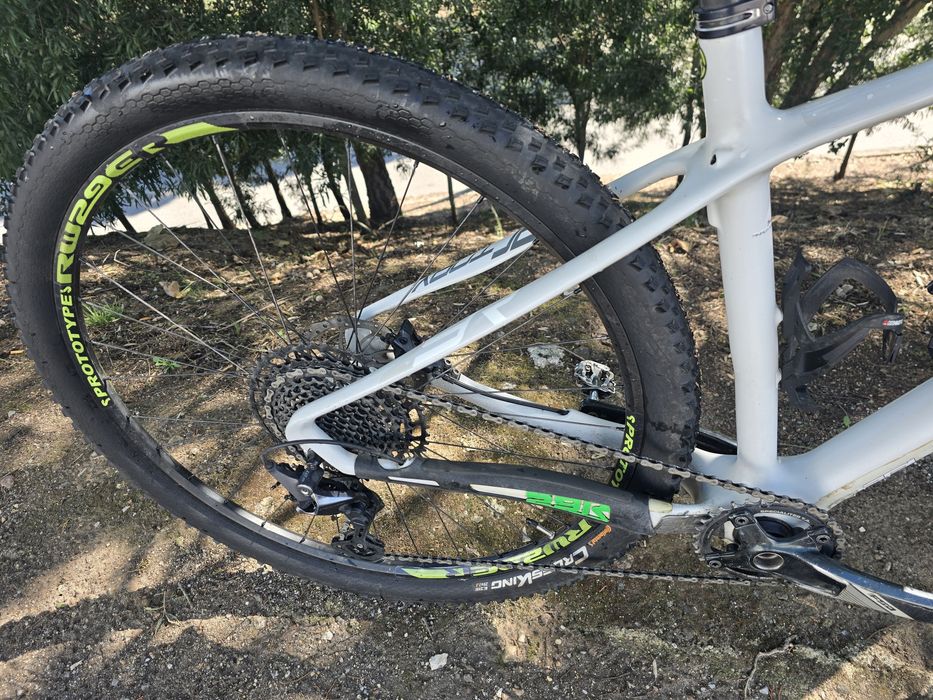 Focus raven 29 L carbono 12x1v