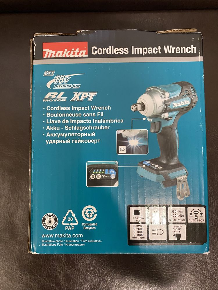 Гайкокрут Makita DTW300Z