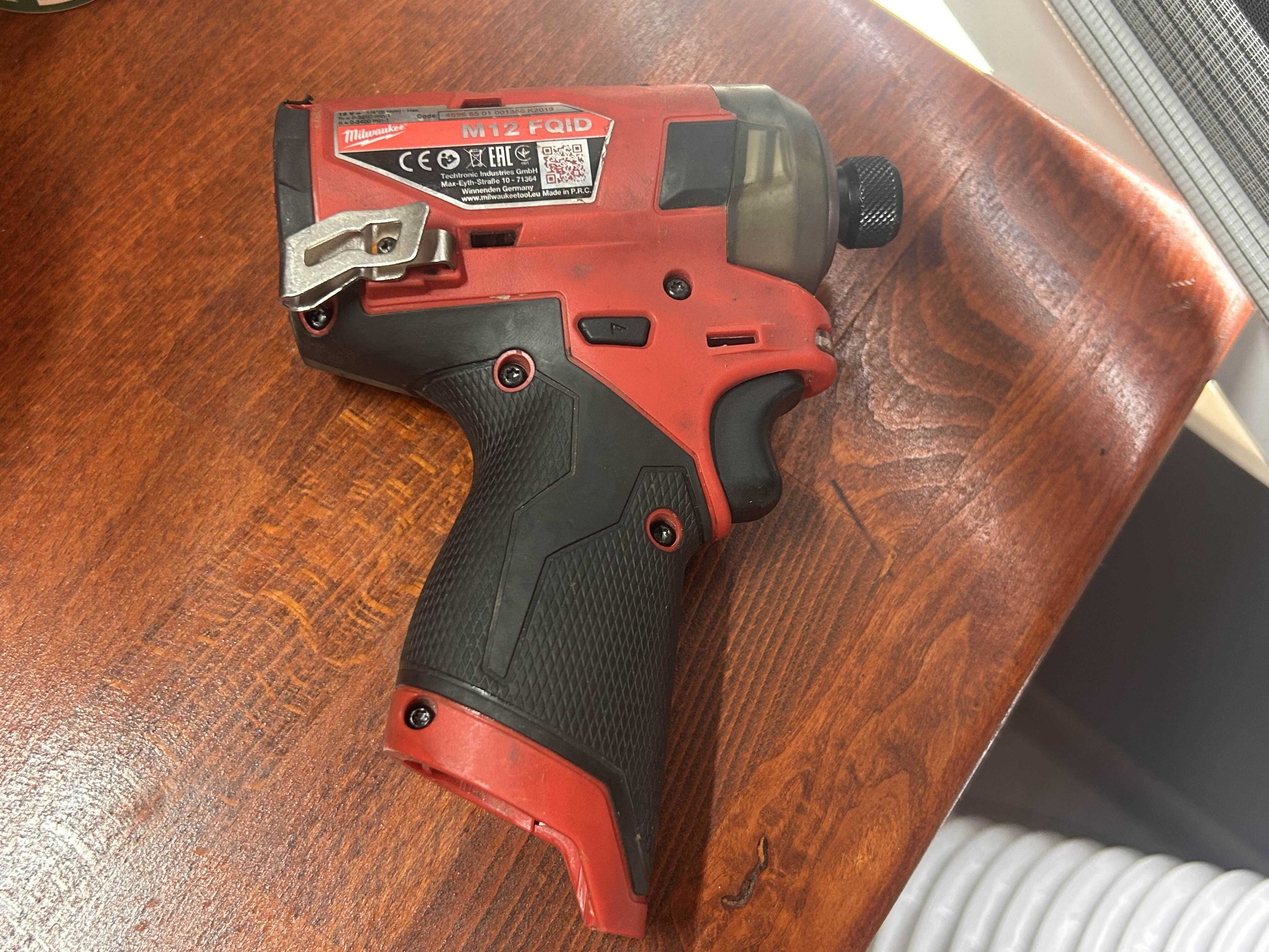 OKAZJA! Milwaukee M12 FQID – kompaktowy klucz udarowy SURGE 12V
