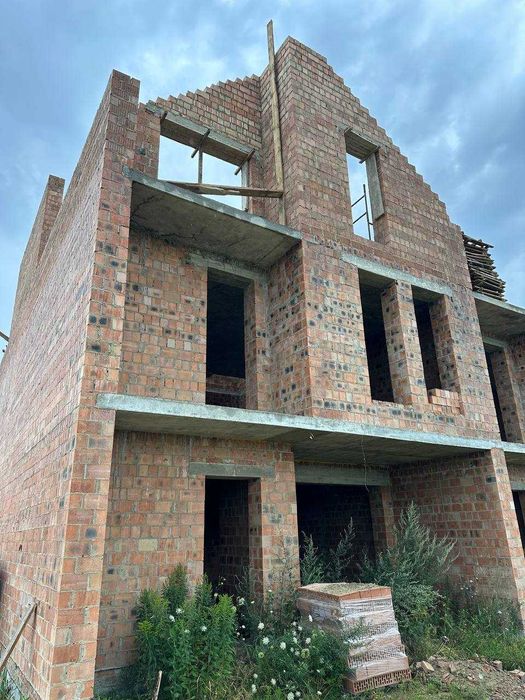 Таунхаус з гаражем, 3 поверхи, 145м.кв.