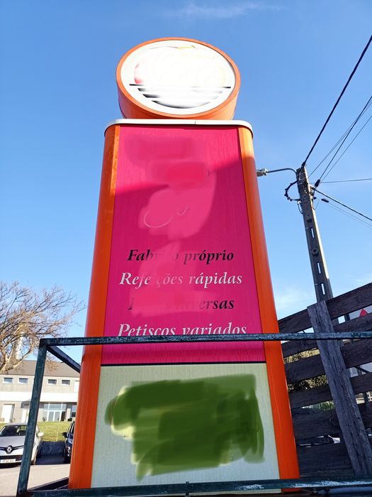 Reclame publicitário luminoso