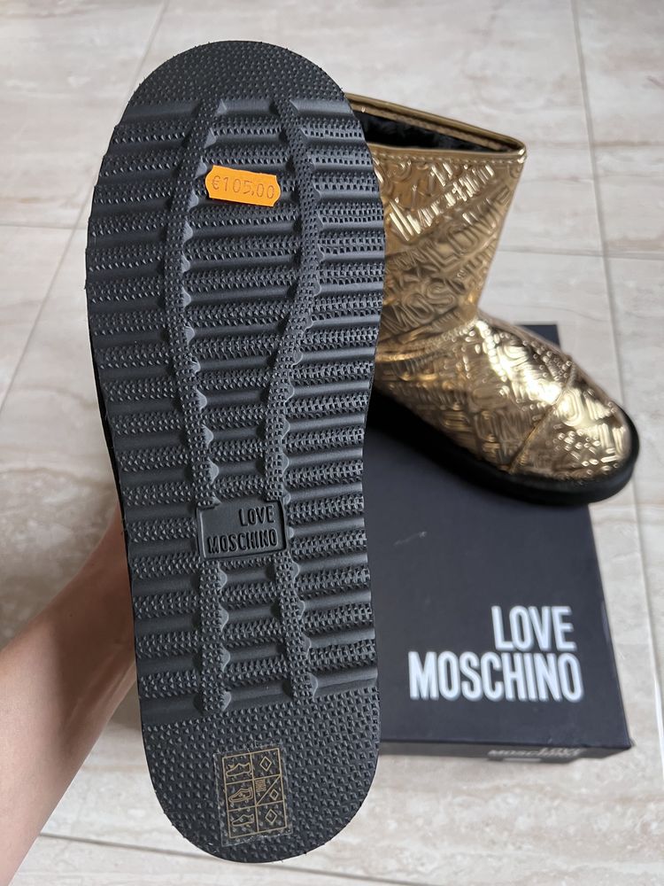 Уггі Moschino 40р.!