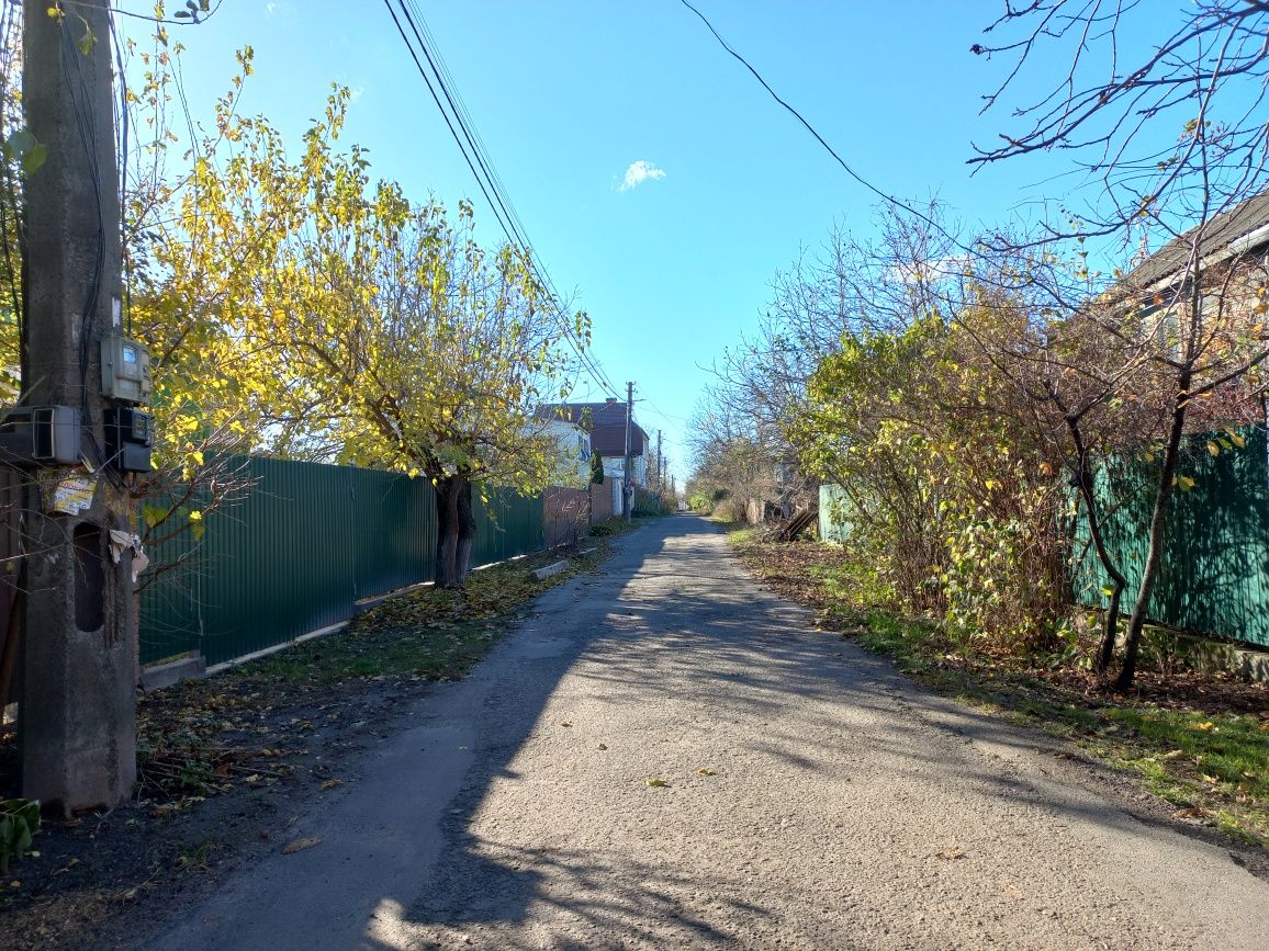 Осокорки, 6 соток, до ст.м. Славутич 5 км, відмінне місцерозташування,