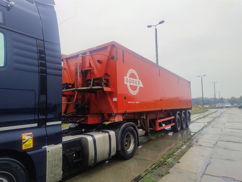 Naczepa Bodex  52m3