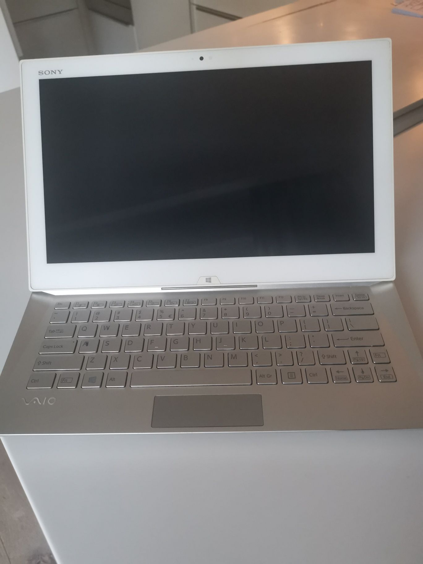 Sony Vaio Duo 13 model SVD1321C5E WIN 10