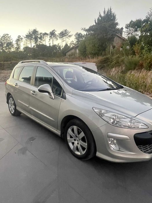 Carrinha Peugeot  308 SW.