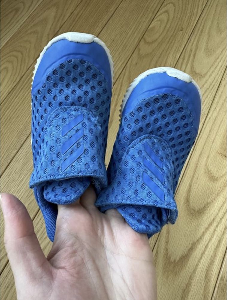 Adidas оригінал кросівки 24 розмір сині взуття демі