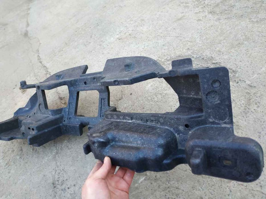 Renault (RVI) Captur 17- абсорбер бампера  AB0679