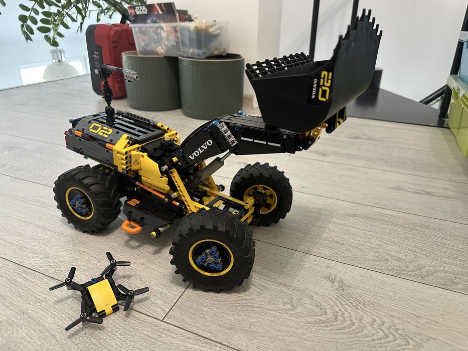 Ładowarka kołowa Lego Technic 42081 Zeux Ivader