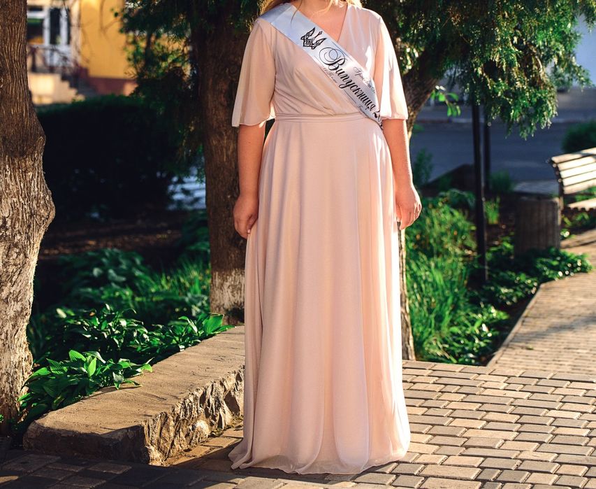 Продам випускну сукню