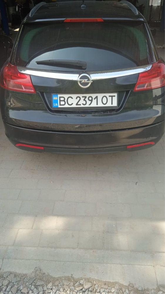 Opel insignia здача в оренду
