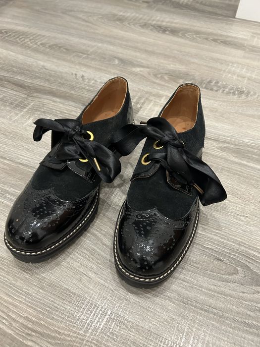 Sapatos tipo cubanas