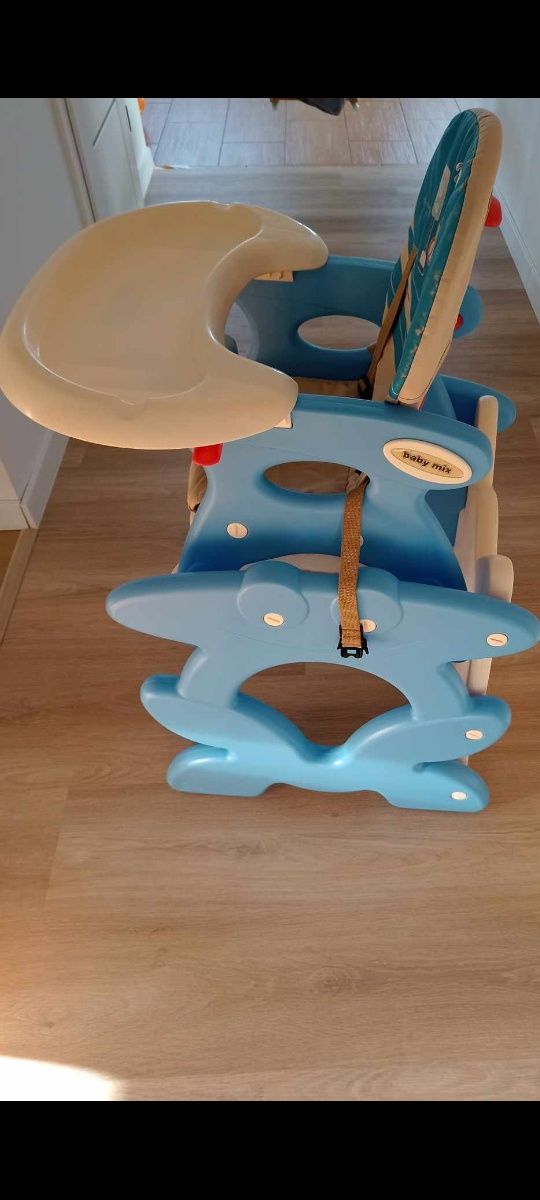 Krzesełko niemowlęce do karmienia