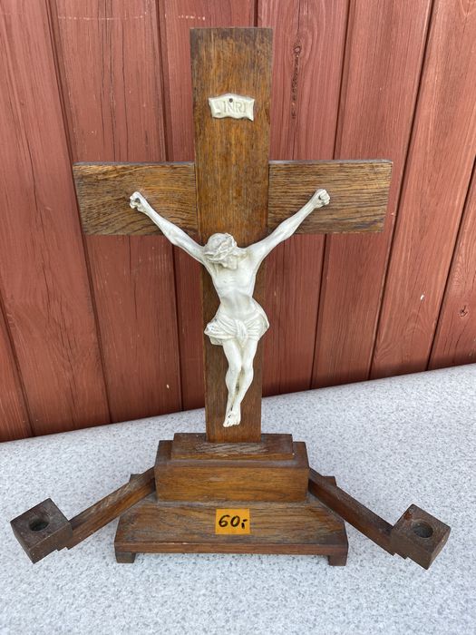 Drewniany krzyż stary