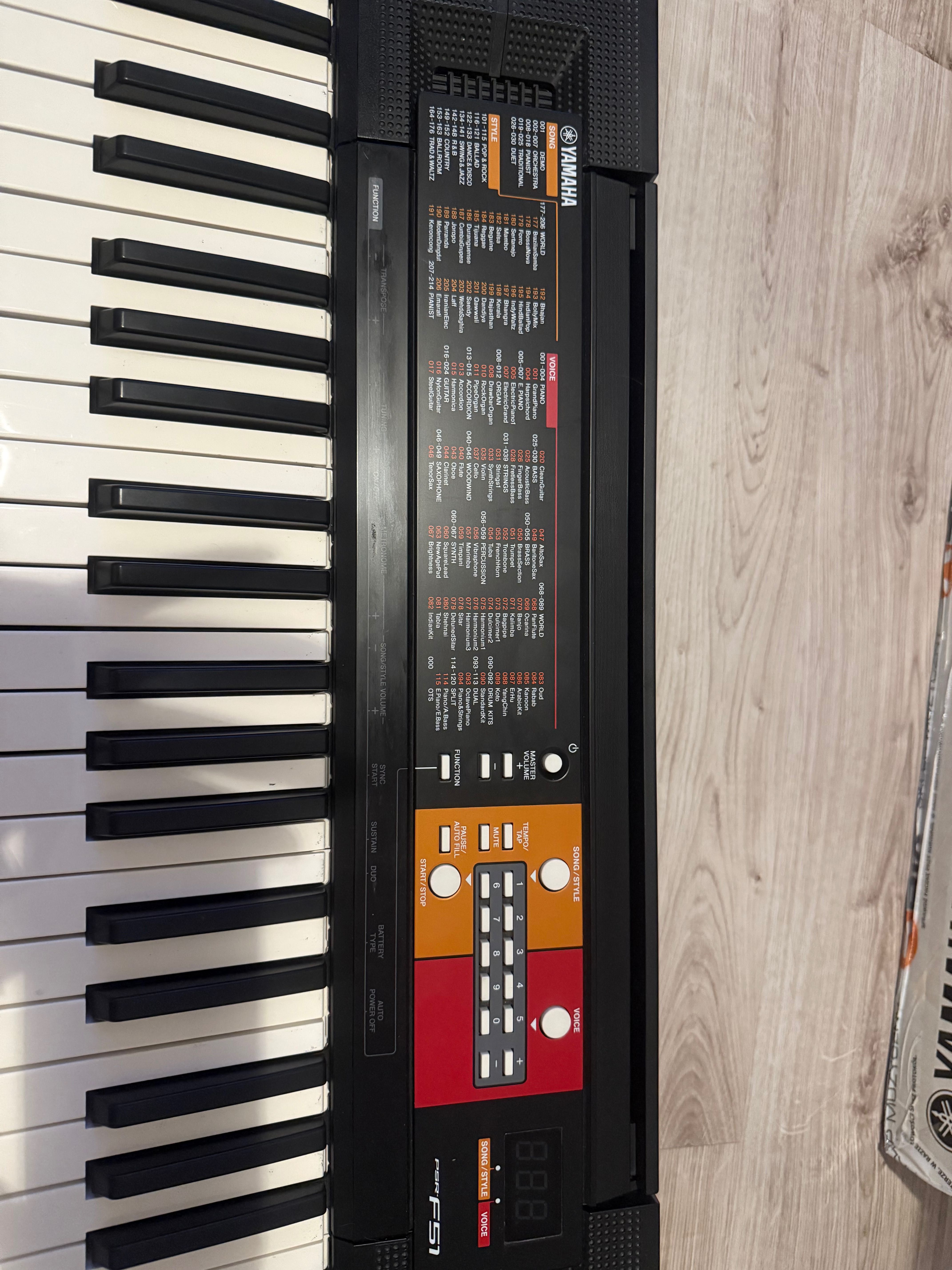 Keyboard Yamaha PSR F51