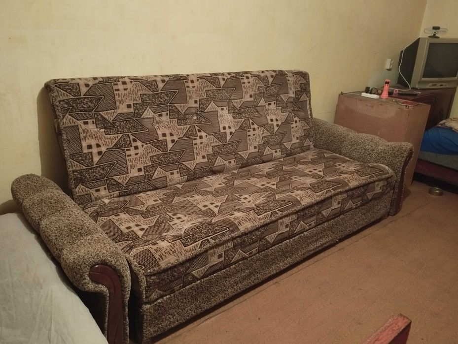 Продам диван бу в хорошем состоянии.